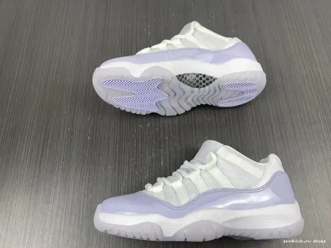 Air AH7860-101 Pure Jordan 11 WMNS Violet Low 0420